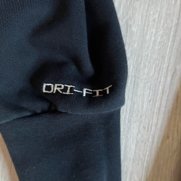 Nike Dri-Fit Standard Issue Basketball Hoodie (Men’s Small) - Picture 2 of 6